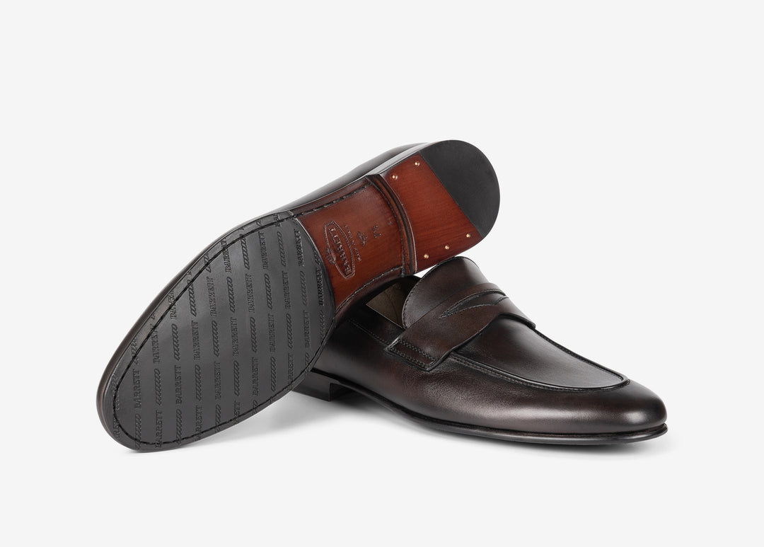 Brown loafer in soft hand-aged leather 
