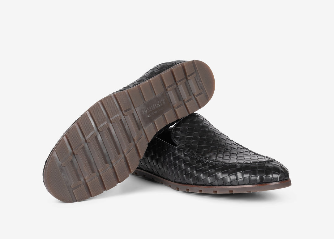 Slip on in woven black leather