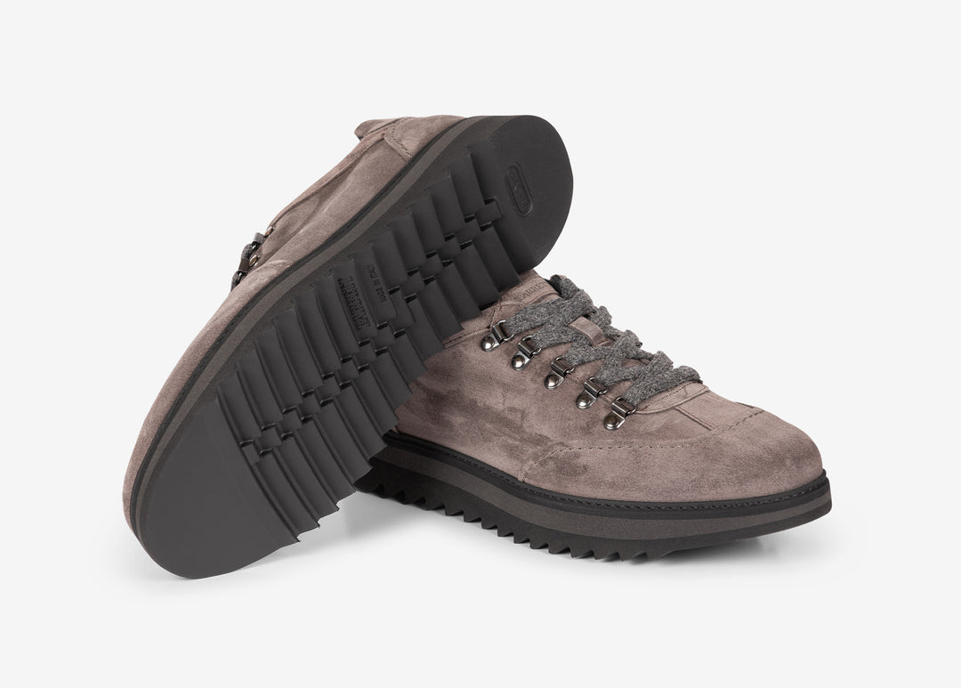 Sneaker in suede grigio