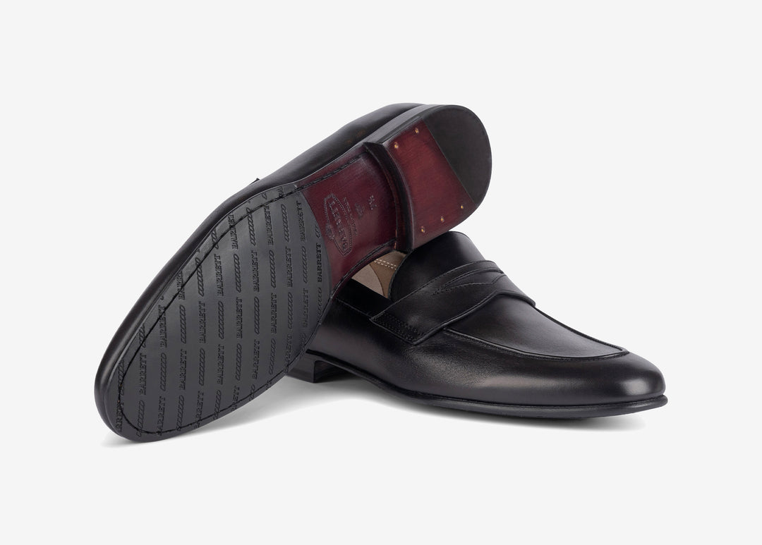 Black loafer in soft hand-aged leather 