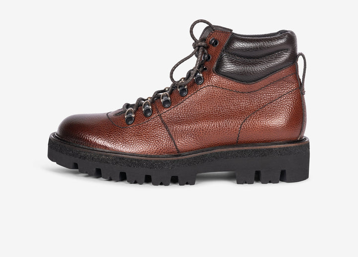 Hiking boot in vitello martellato marrone