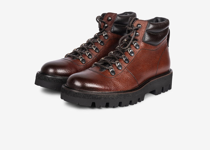 Brown hiking boot in grained leather