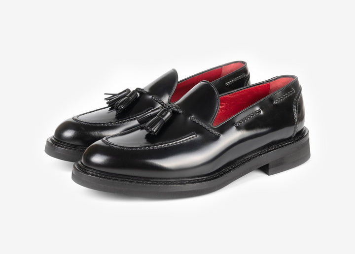 Black brushed leather loafer with tassels