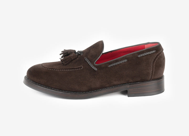 Brown suede loafer with tassels