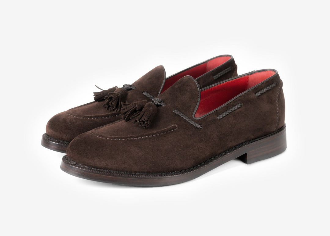 Brown suede loafer with tassels