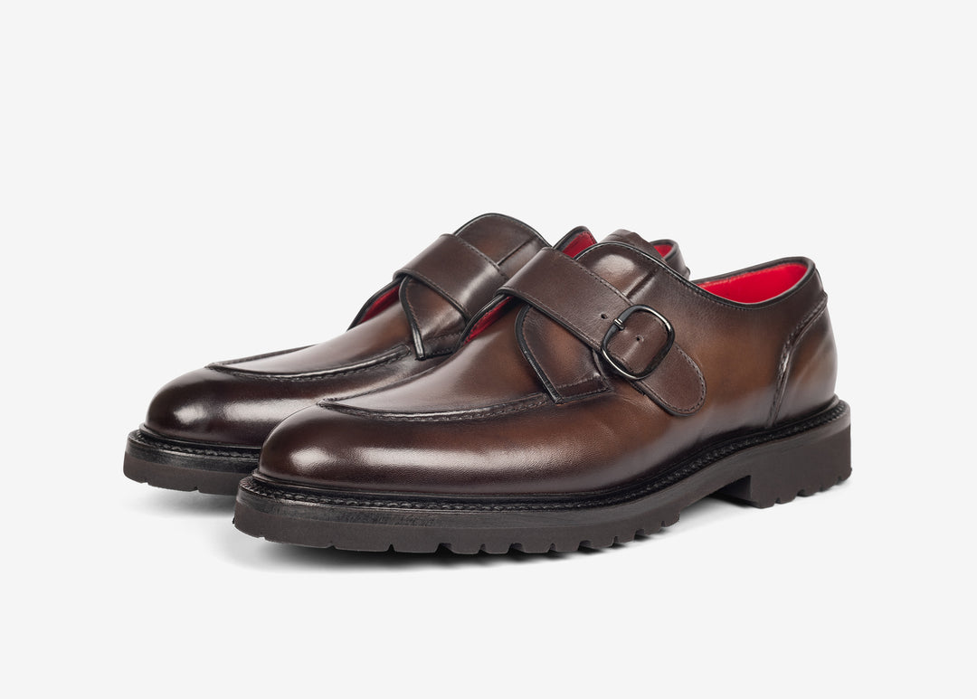 Brown mono buckle in hand-aged leather