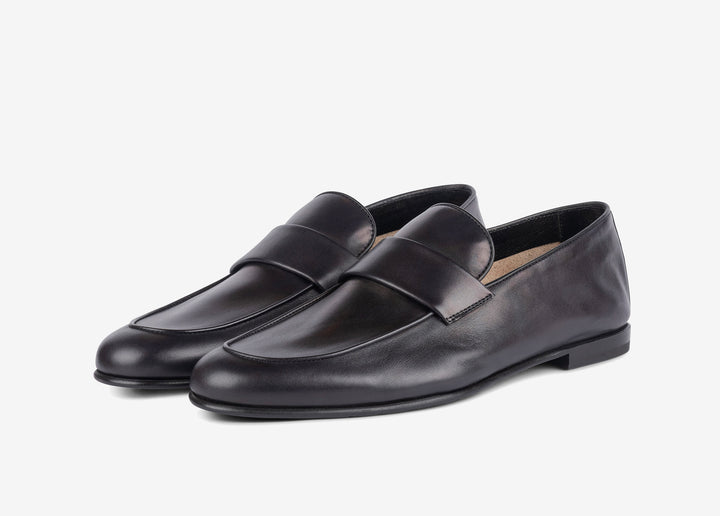 Black loafer with band detail