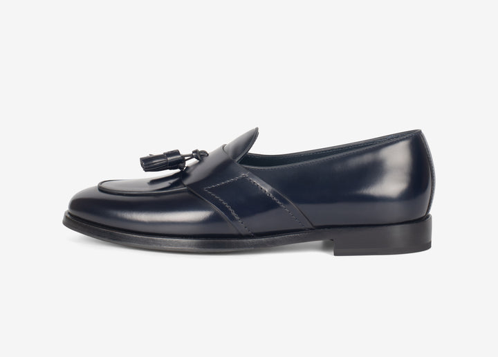 Mocassino spazzolato blu con nappine