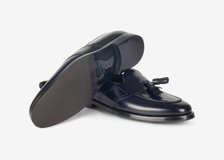 Mocassino spazzolato blu con nappine