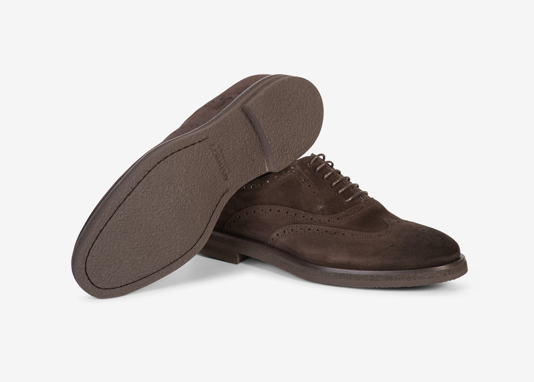 Brown brogue Oxford in suede 