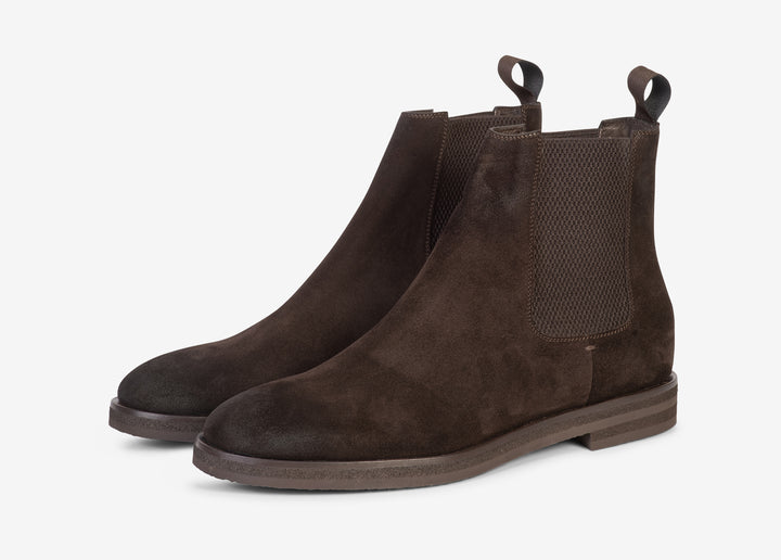 Dark brown beatles boot in suede