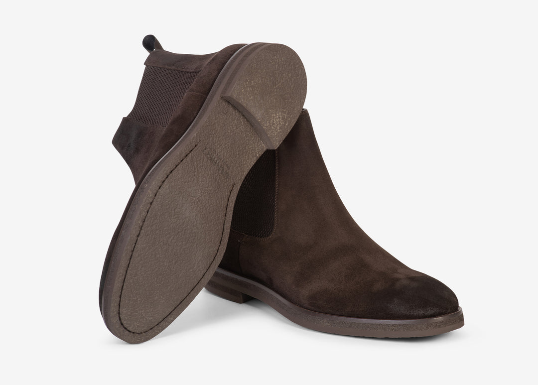 Dark brown beatles boot in suede