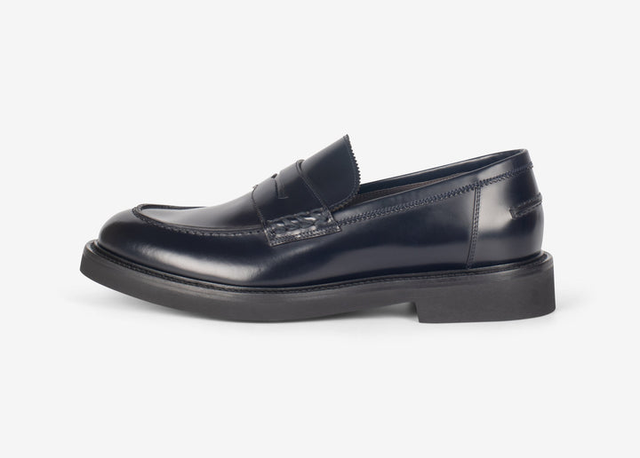 Blue college loafer in brushed leather