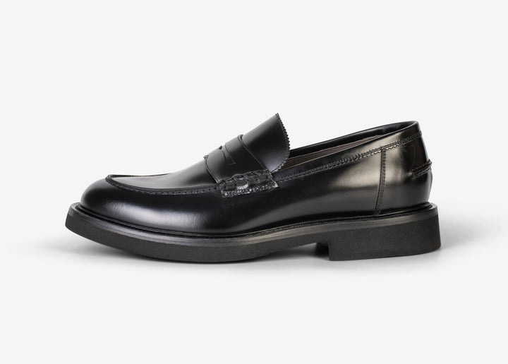 Black loafer in brushed leather