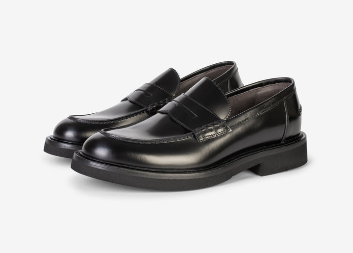 Black loafer in brushed leather