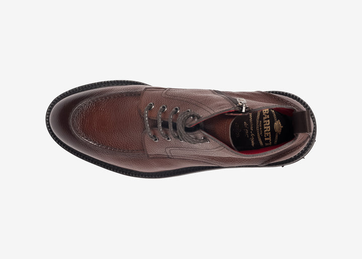 Boots with laces in grained brown leather