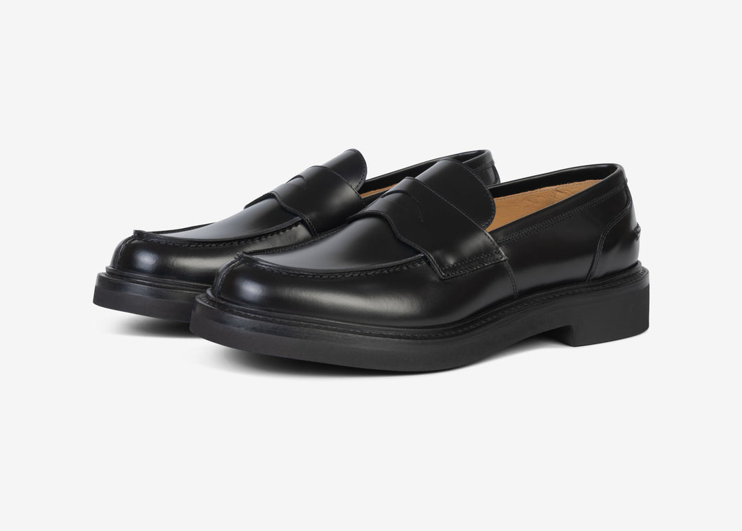 Black loafer in brushed leather 