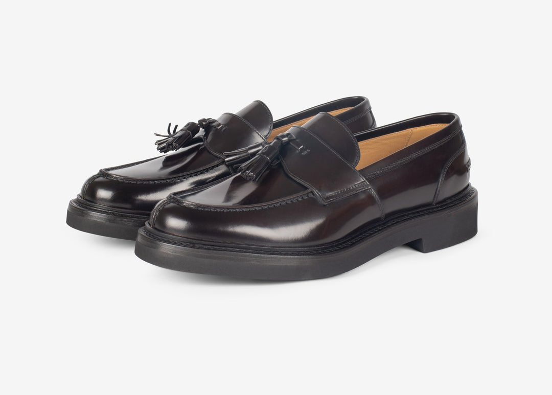 Brown loafer in brushed leather with tassels