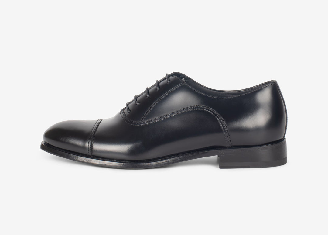 Brushed Oxford with cap-toe