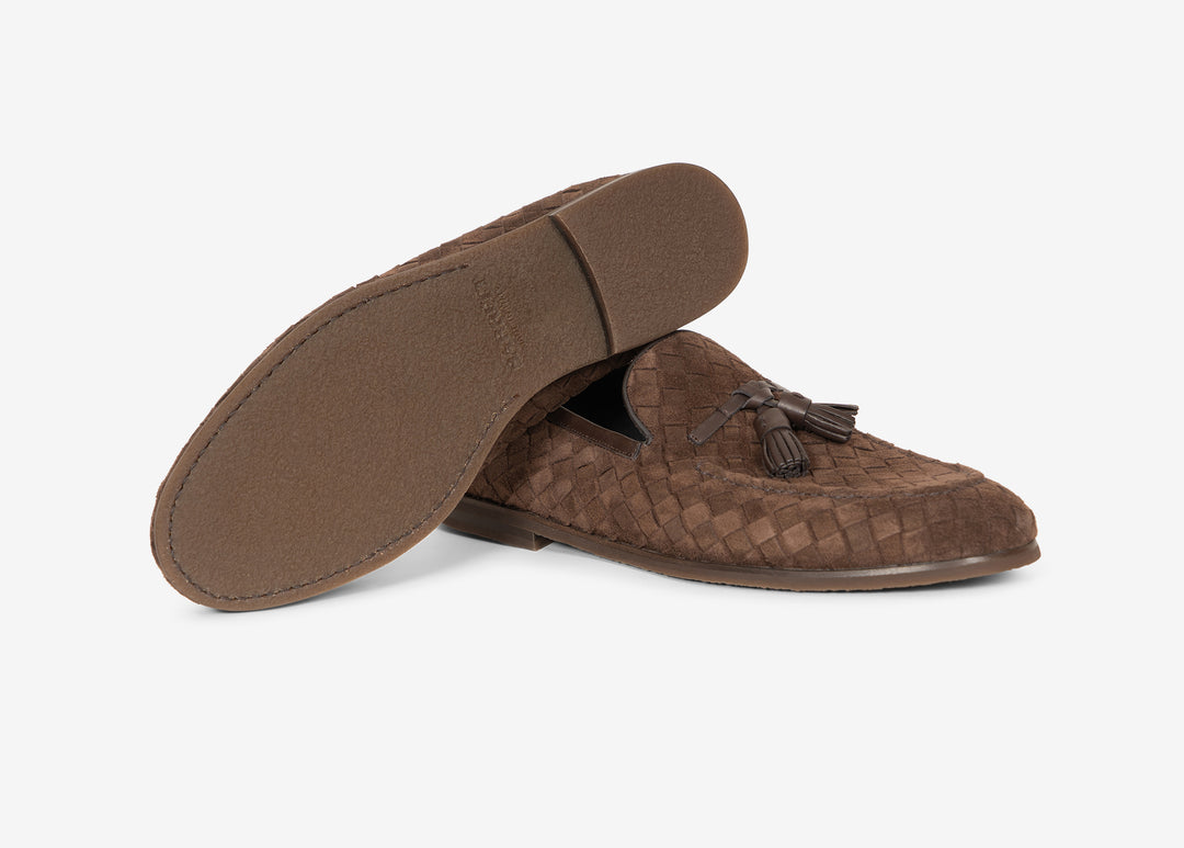 Mocassino con nappine in suede intrecciato marrone