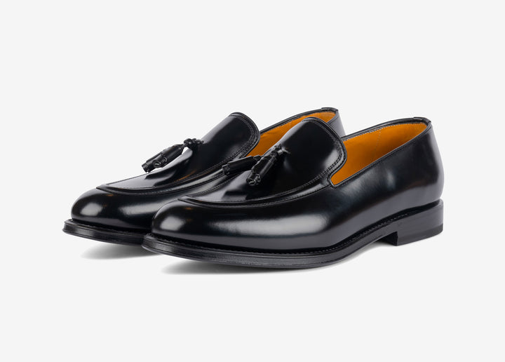 Brushed leather loafer with tassels