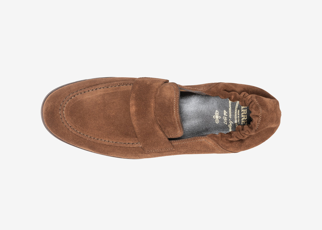 Brown slip on with band detail and elastic