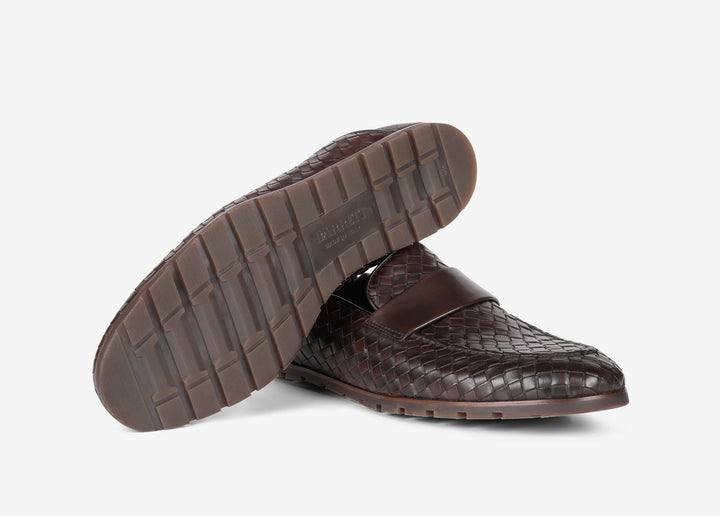 Slip on in woven brown leather