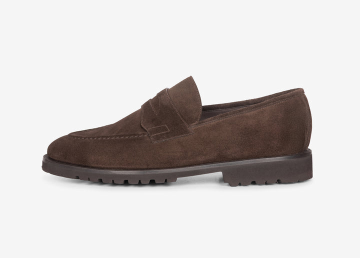 Suede loafer in brown