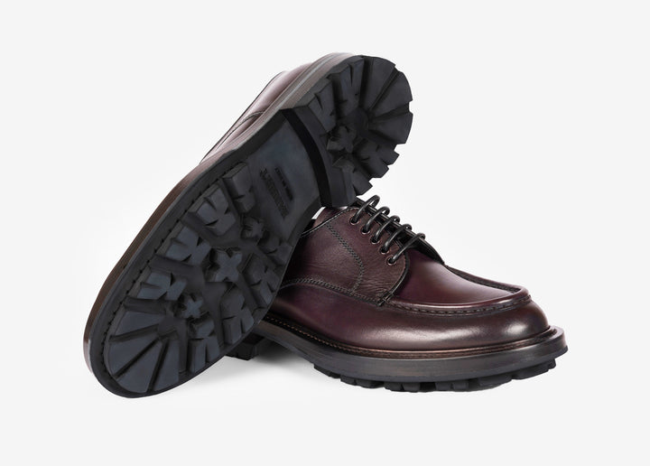 Derby bordeaux con cuciture sulla vaschetta