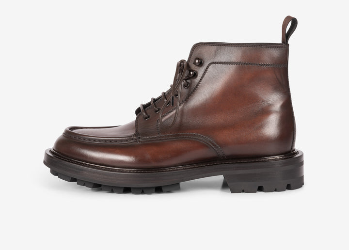 Brown ankle boot in hand-aged leather
