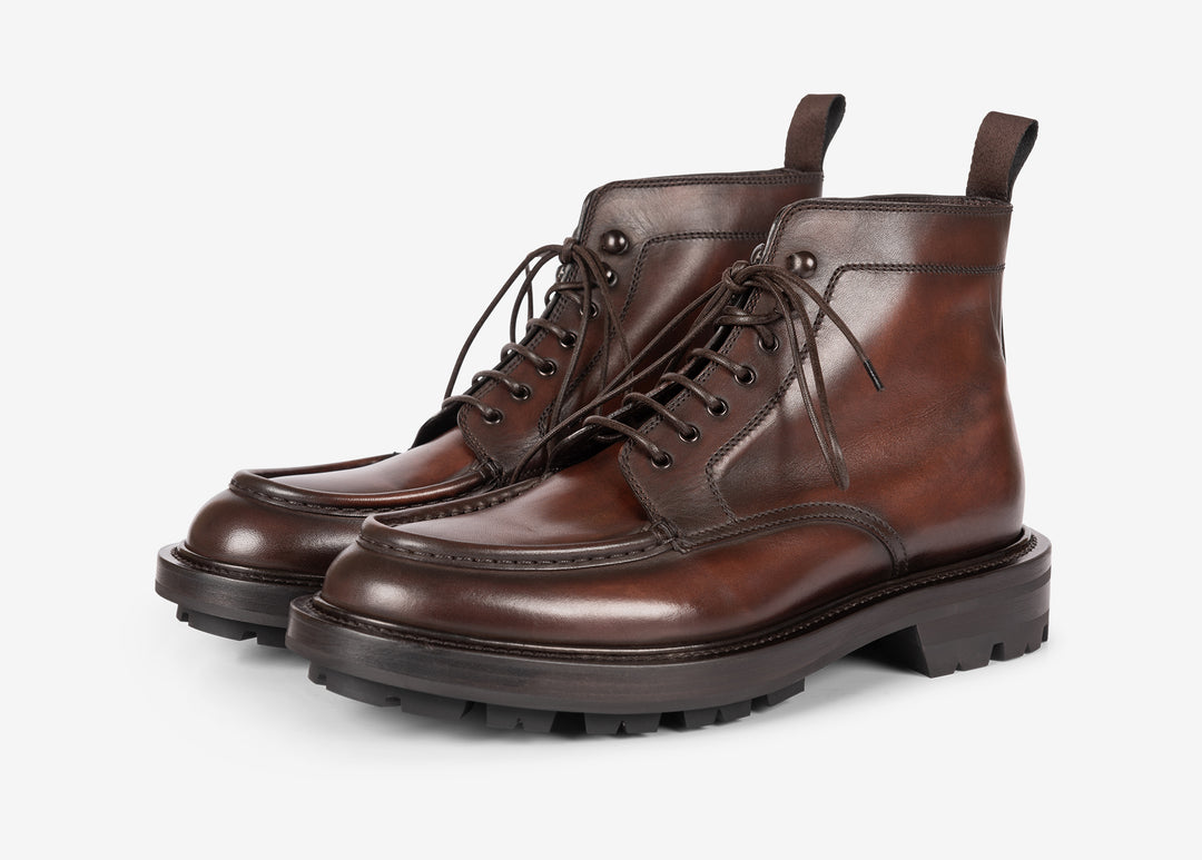 Brown ankle boot in hand-aged leather