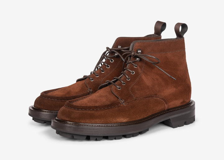 Brown ankle boot in soft suede