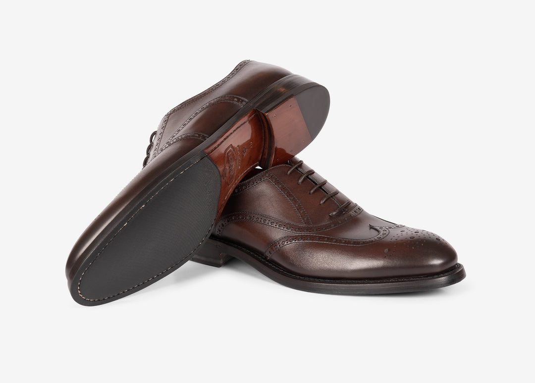 Dark brown Oxford with brogues
