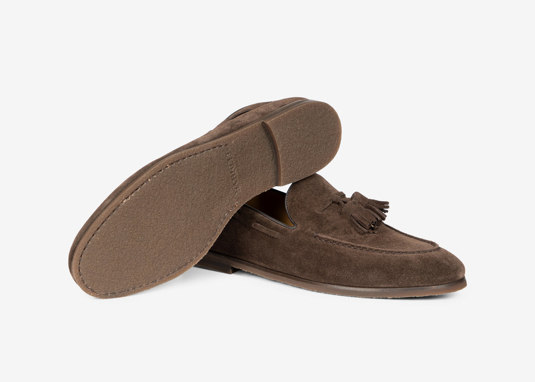 Mocassino con nappine in suede marrone testa di moro