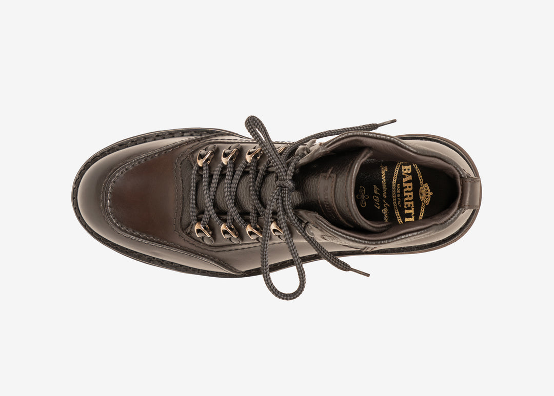 Walking shoe in calfskin