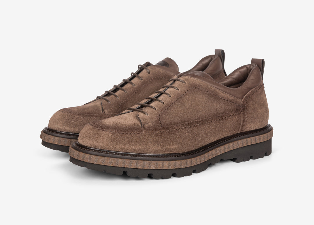 Beige derby shoe in suede