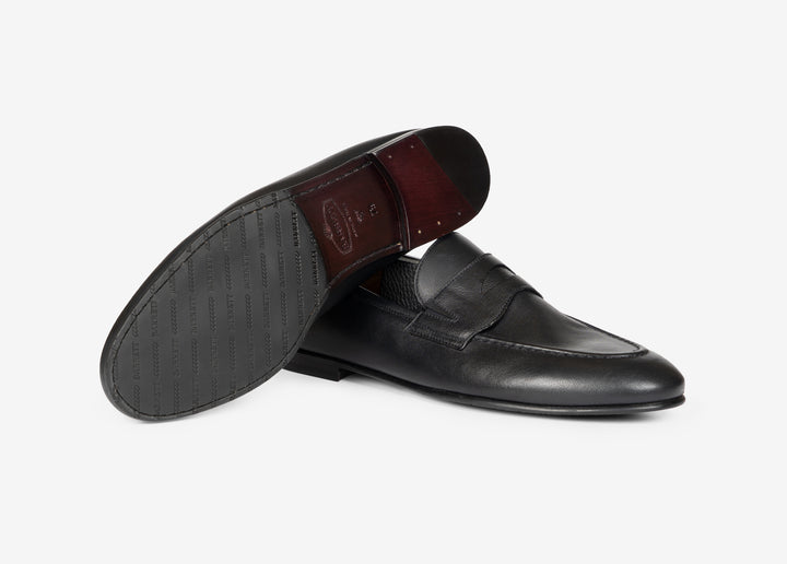 Mocassino con fascetta in morbidissima nappa nera