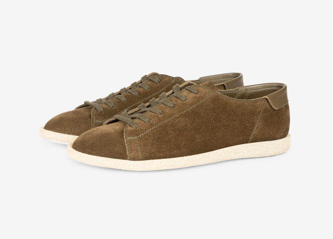 Sneakers in suede verde oliva