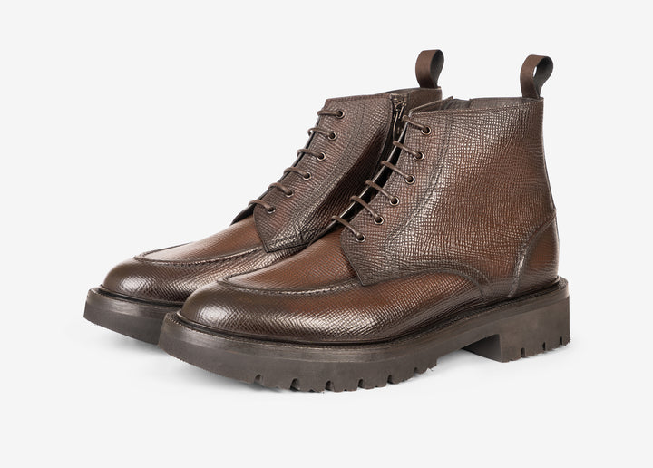 Stivaletto in pelle martellata testa di moro