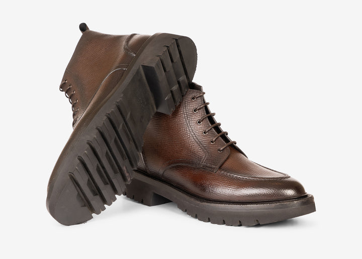 Stivaletto in pelle martellata testa di moro