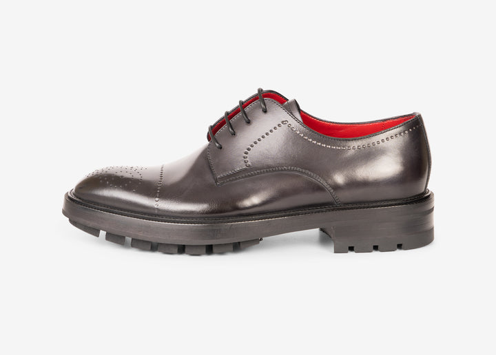 Hand-aged Derby in grey