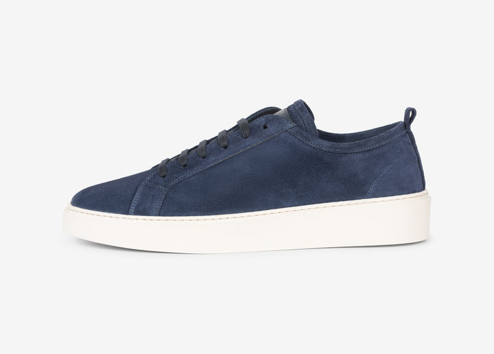 Sneaker en daim bleu