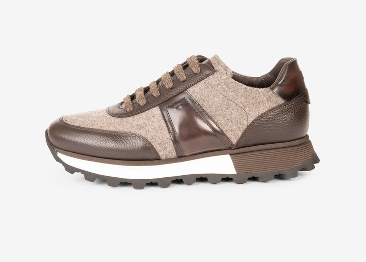 Bi-material running sneaker