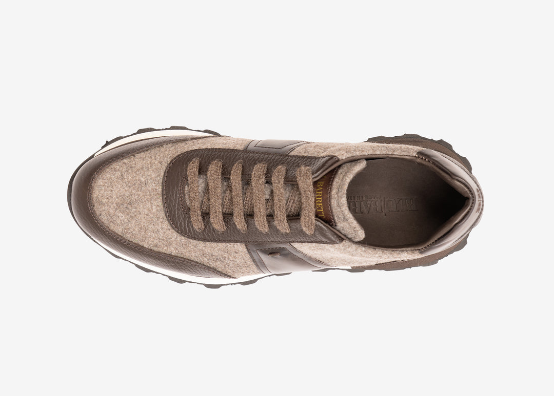Bi-material running sneaker