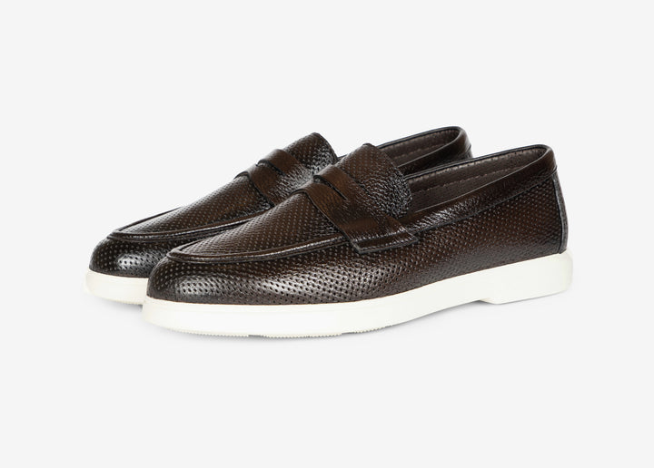 Mocassino in cervo forato cioccolato