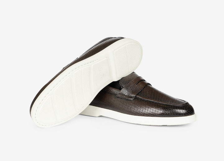 Mocassino in cervo forato cioccolato