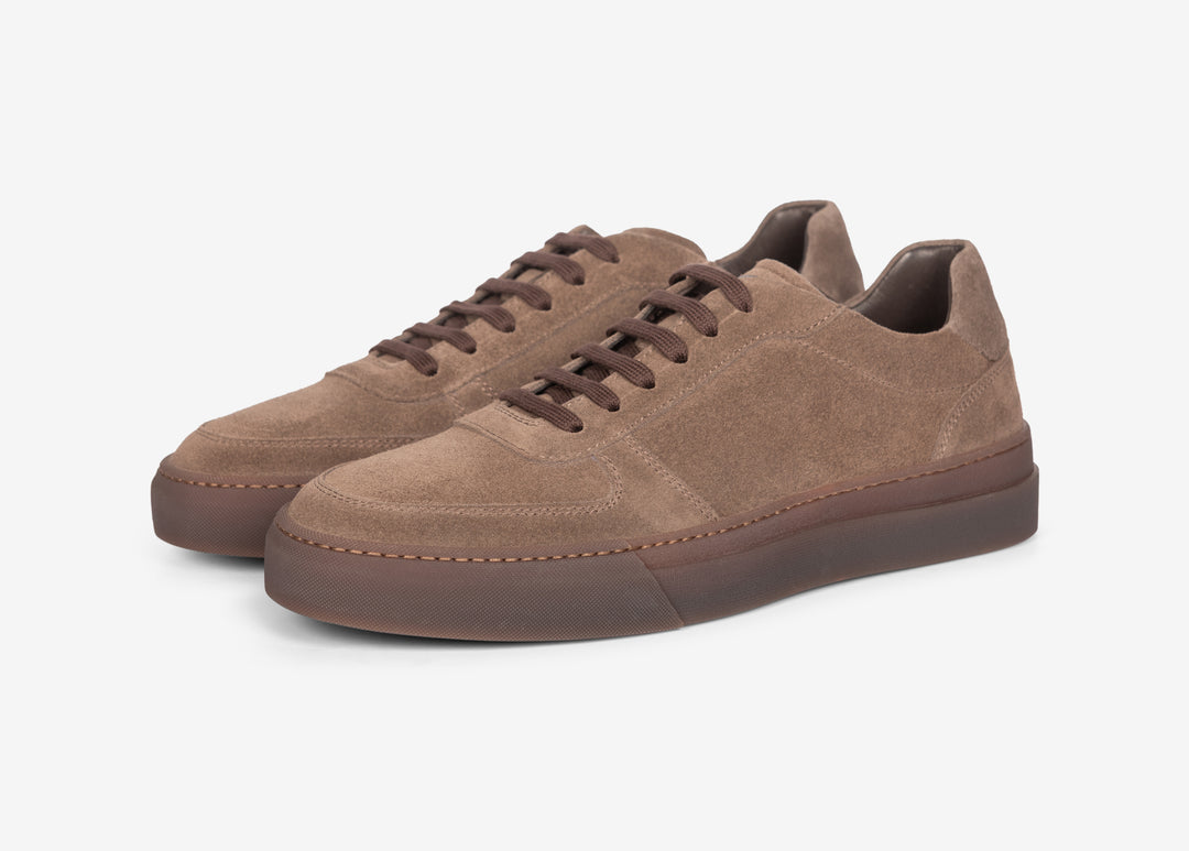 Sneaker in suede beige