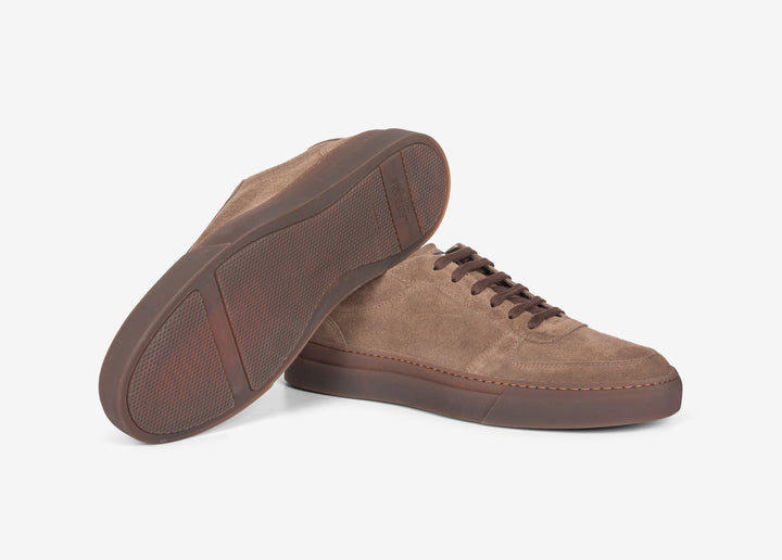 Sneaker in suede beige