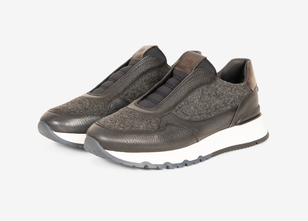 Running sneaker nera senza lacci