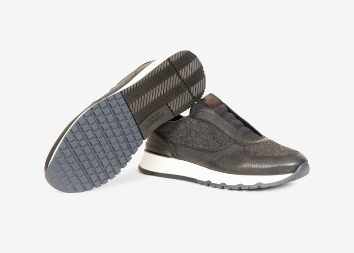 Running sneaker nera senza lacci